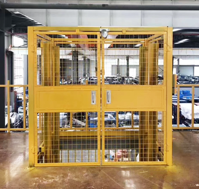 上海智能导轨式升降机亮相