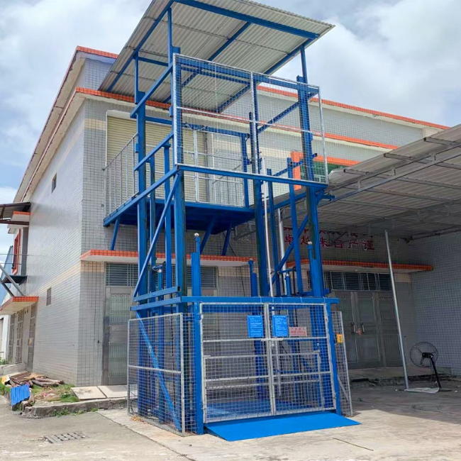 上海建材厂室外升降货梯安装